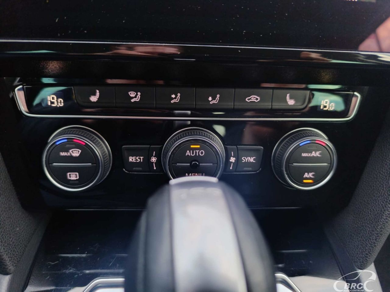 Volkswagen Passat | 19