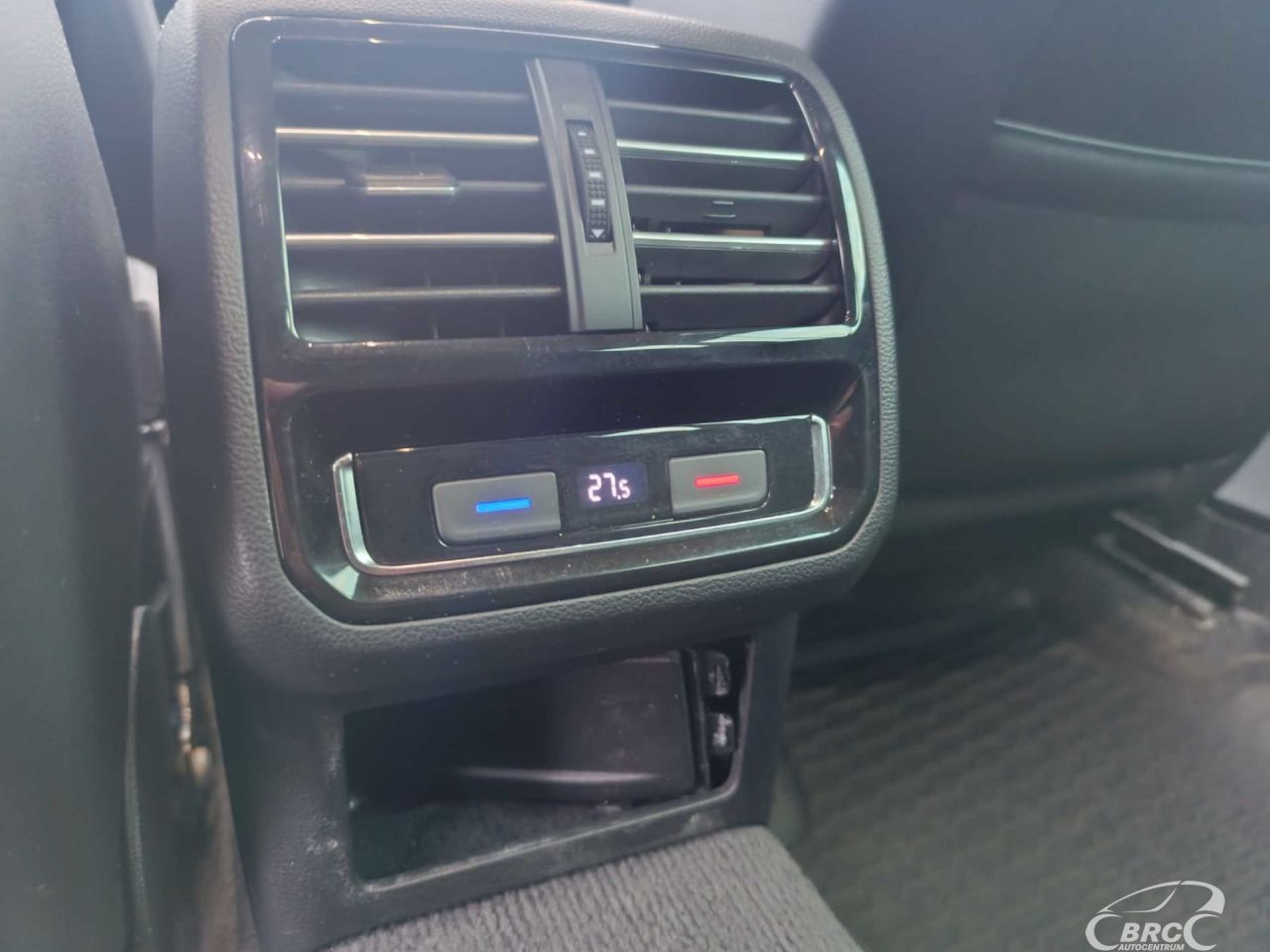 Volkswagen Passat | 28