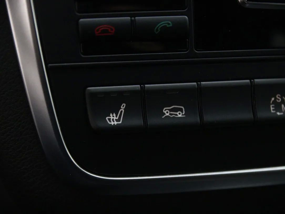 Mercedes-Benz GLA220 | 28