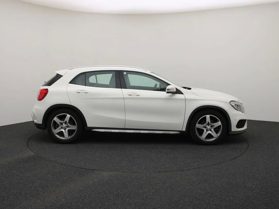 Mercedes-Benz GLA220 | 8