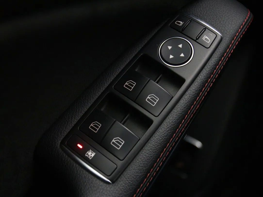 Mercedes-Benz GLA220 | 25