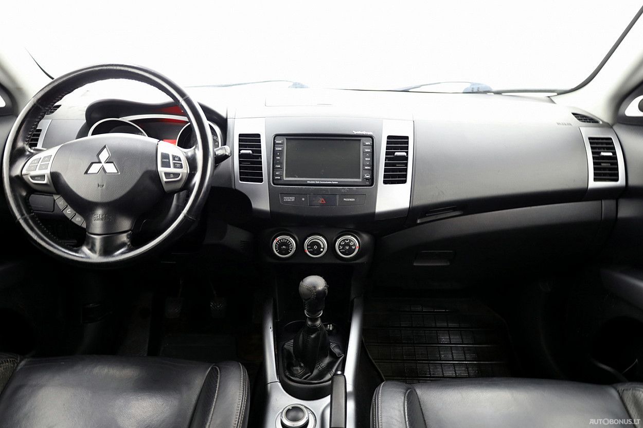 Mitsubishi Outlander | 4