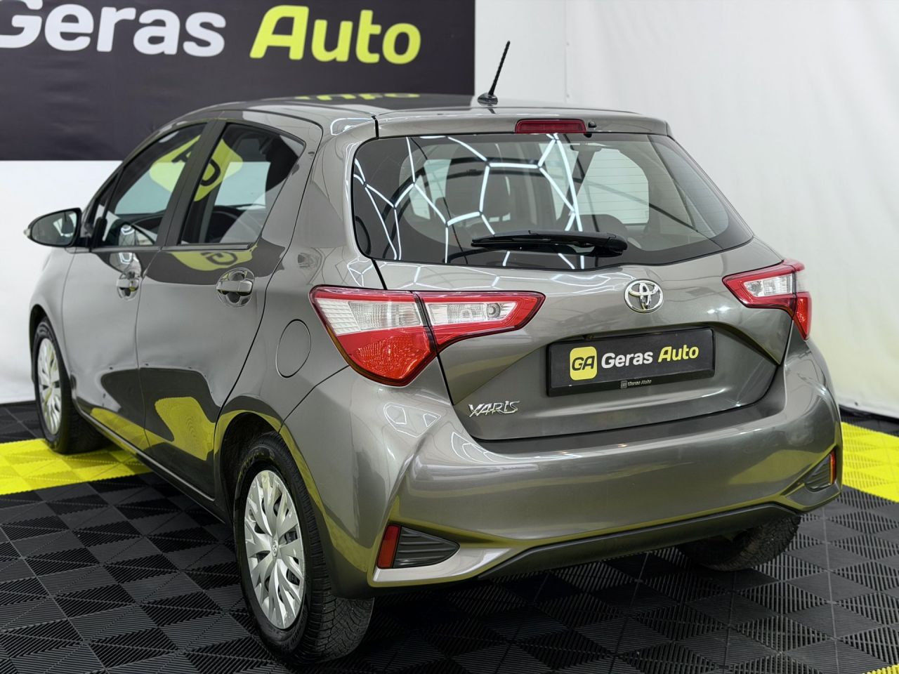 Toyota Yaris | 5