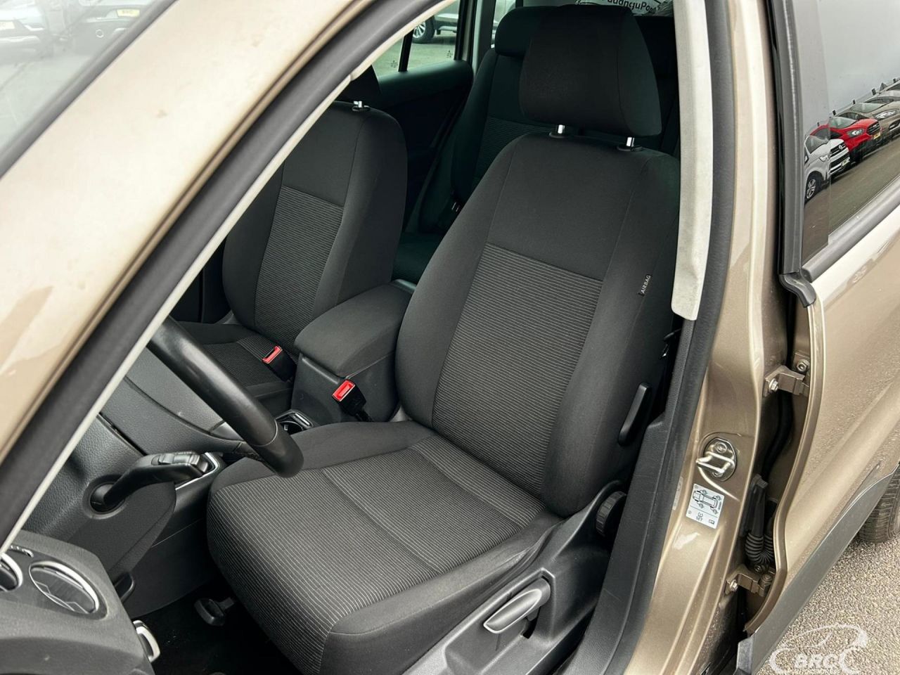 Volkswagen Tiguan | 7