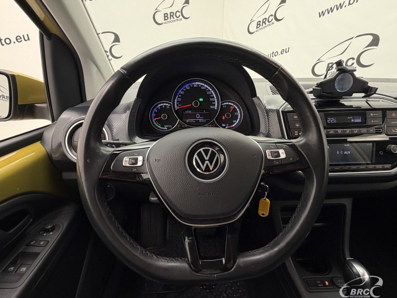Volkswagen Up | 24