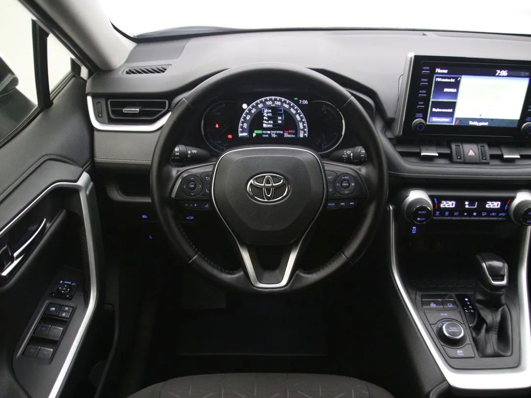 Toyota RAV4 | 16