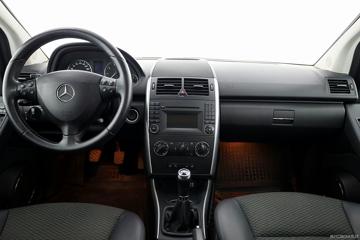 Mercedes-Benz A160 | 4