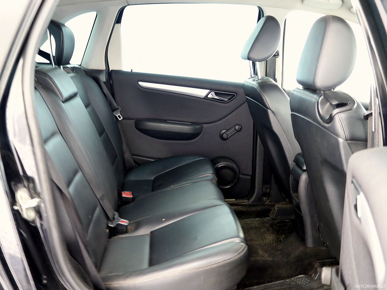 Mercedes-Benz B180 | 6