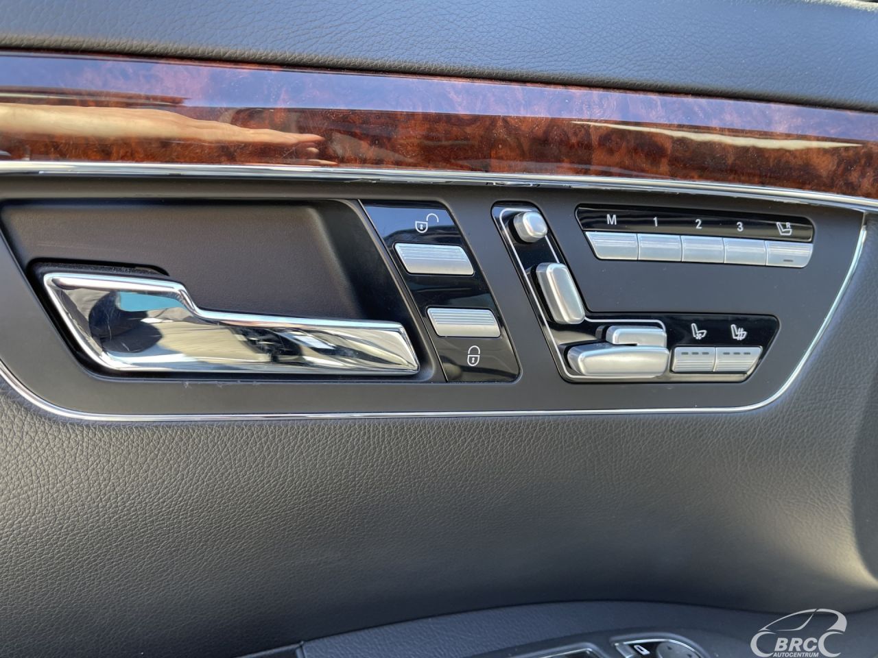 Mercedes-Benz S550 | 16