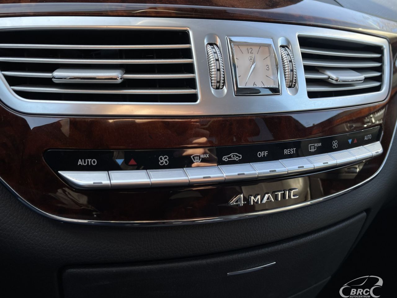 Mercedes-Benz S550 | 25