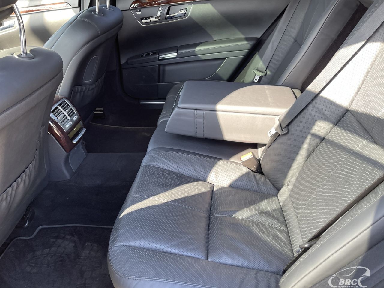 Mercedes-Benz S550 | 13