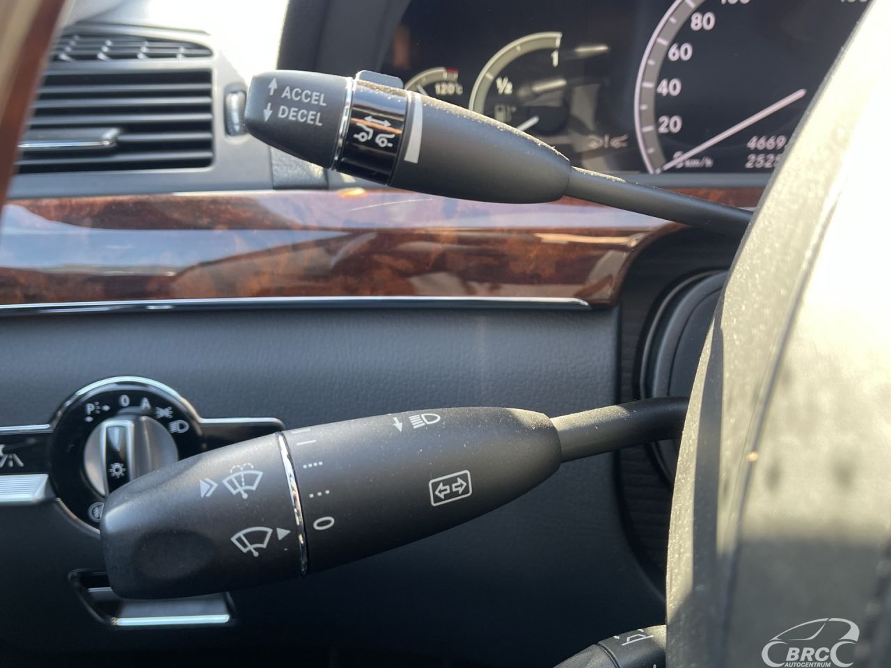 Mercedes-Benz S550 | 22