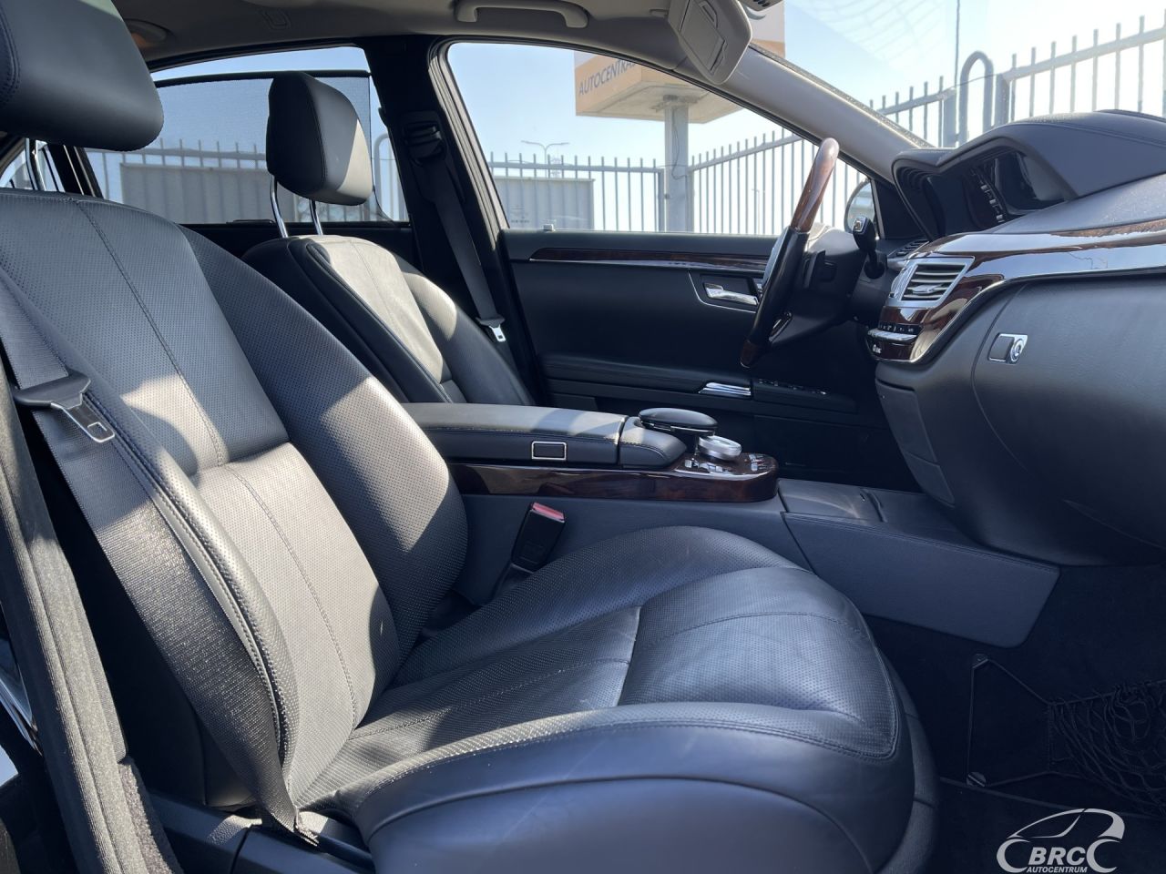 Mercedes-Benz S550 | 6