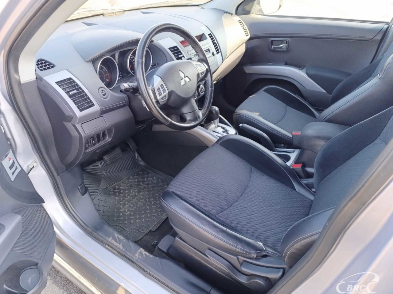 Mitsubishi Outlander | 9