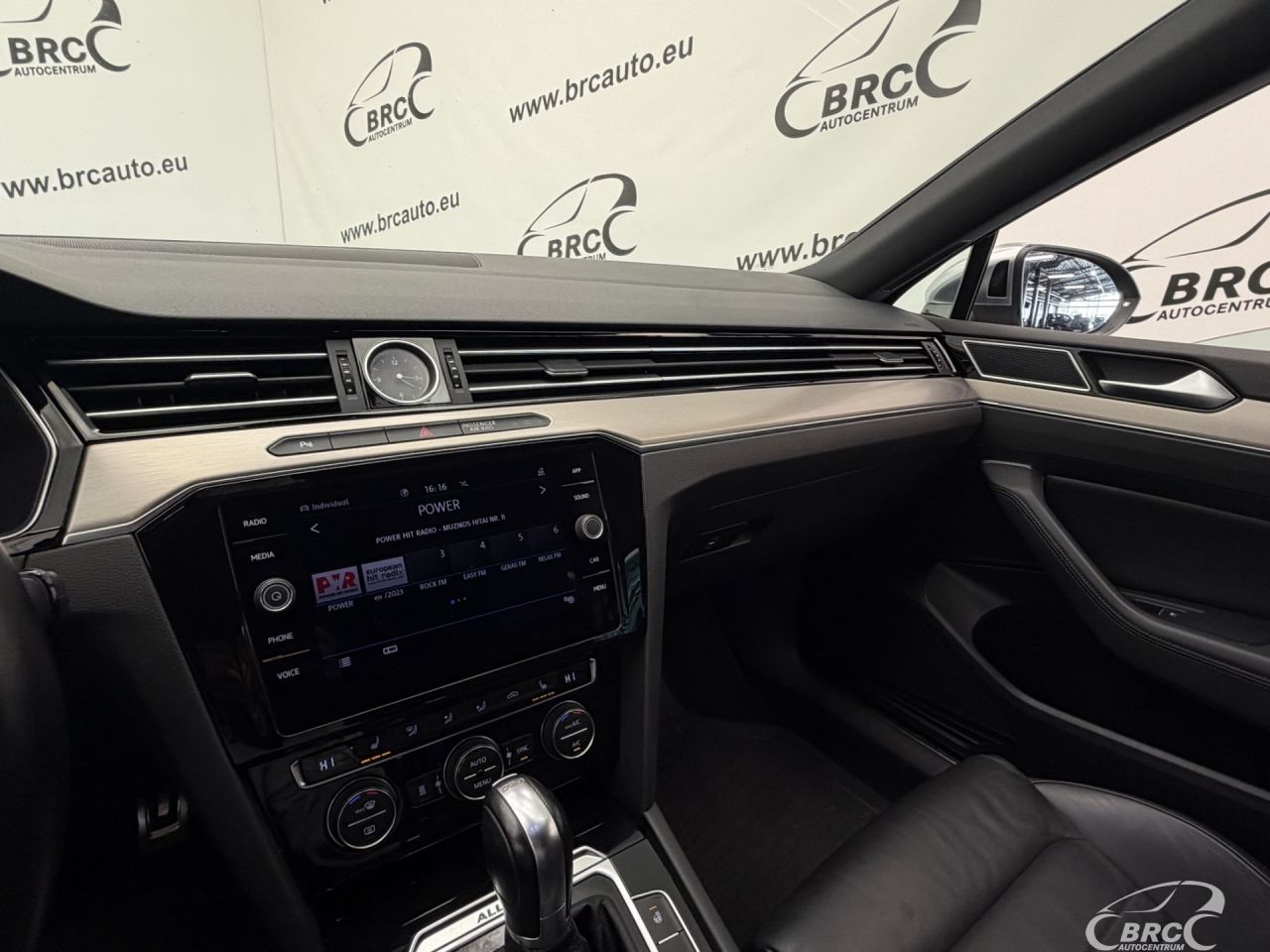 Volkswagen Passat | 30