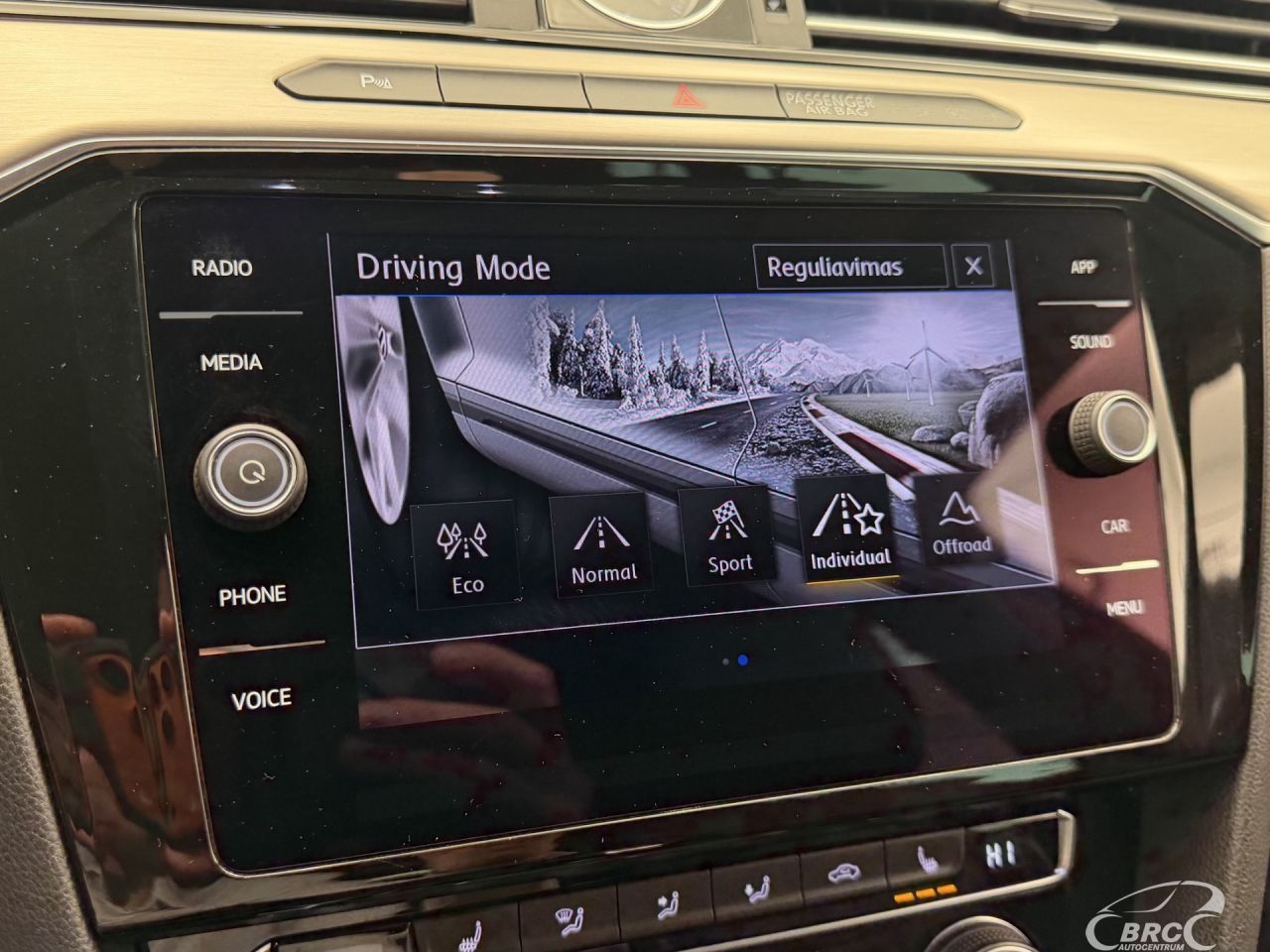 Volkswagen Passat | 52