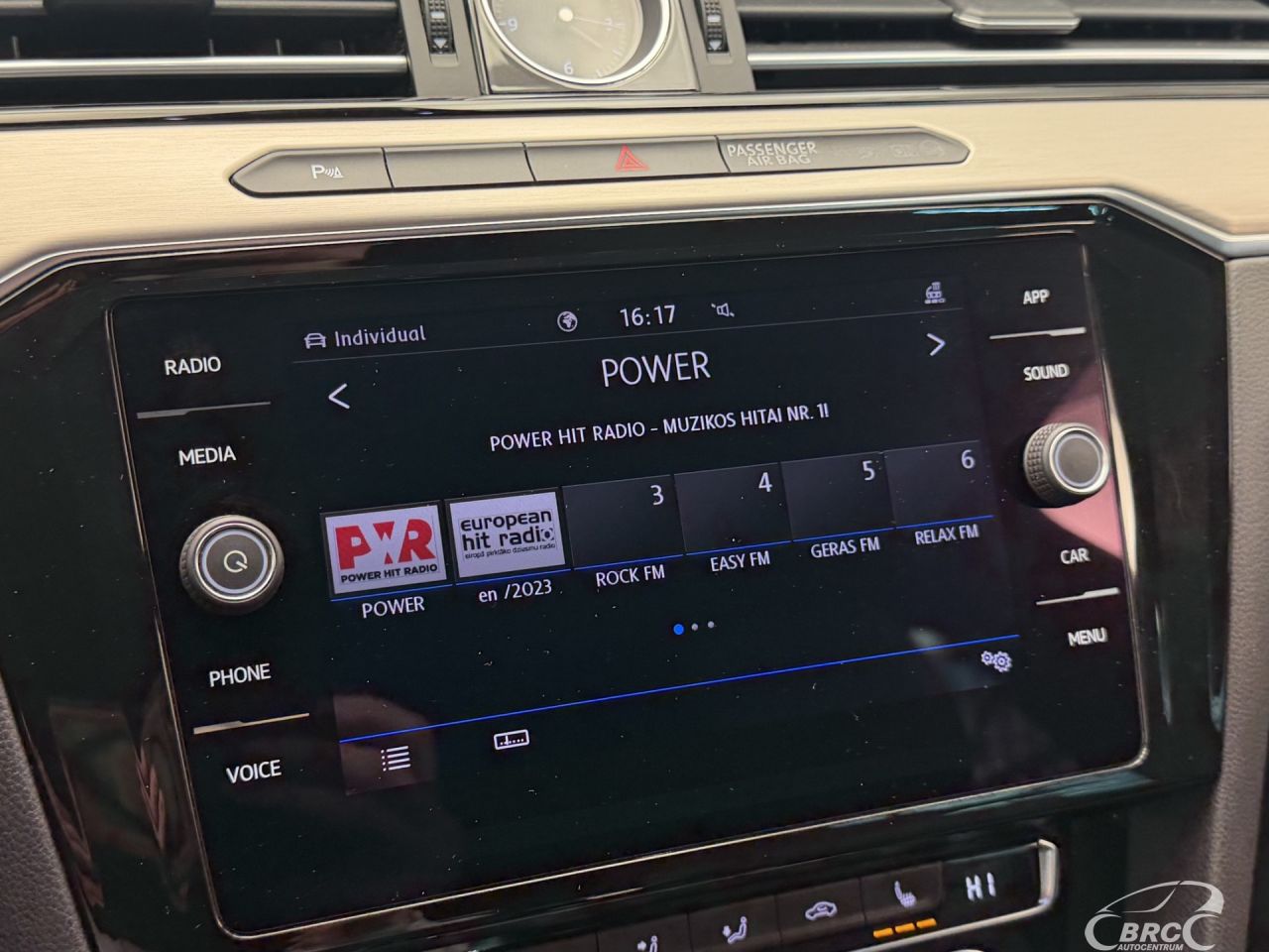 Volkswagen Passat | 37