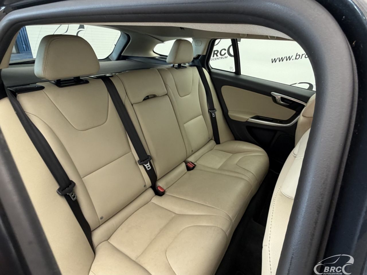 Volvo V60 | 10