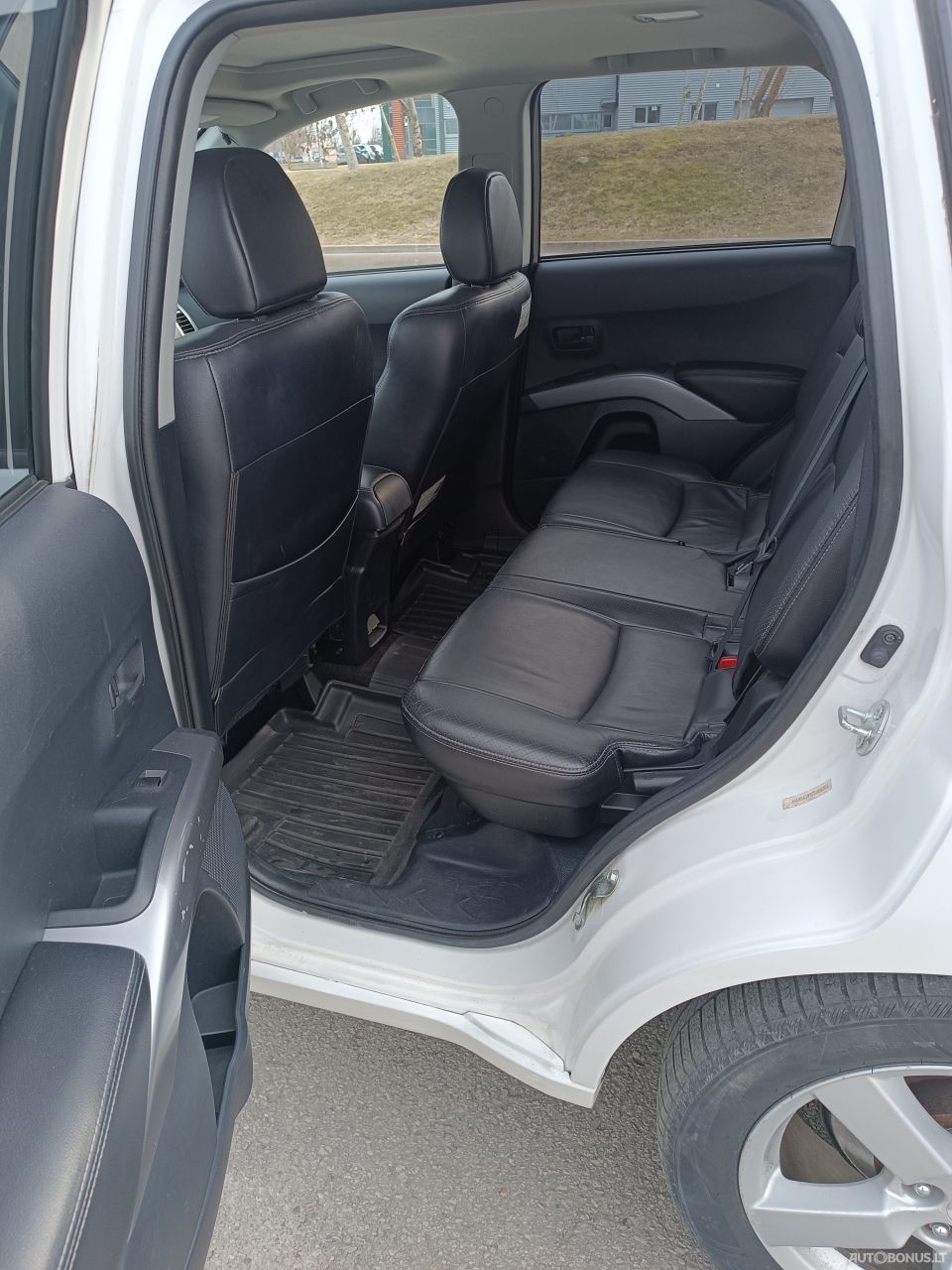 Mitsubishi Outlander | 9