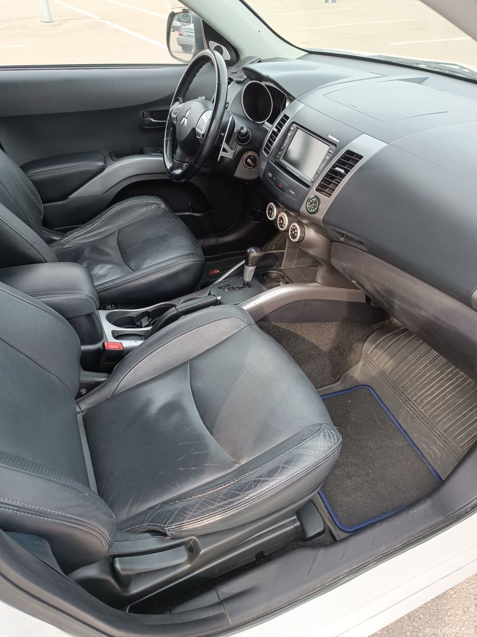 Mitsubishi Outlander | 7