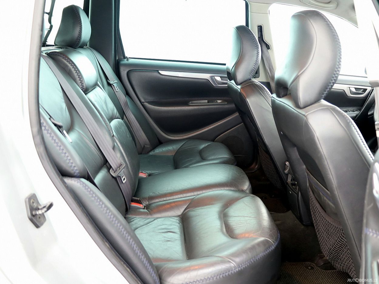 Volvo XC70 | 6