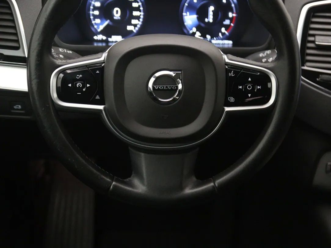 Volvo XC90 | 18