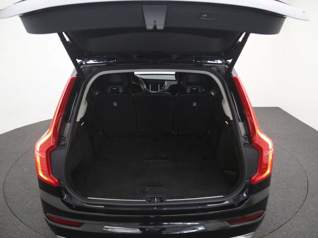 Volvo XC90 | 33