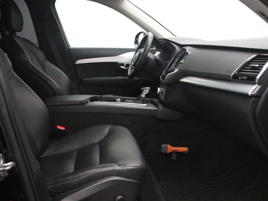 Volvo XC90 | 13