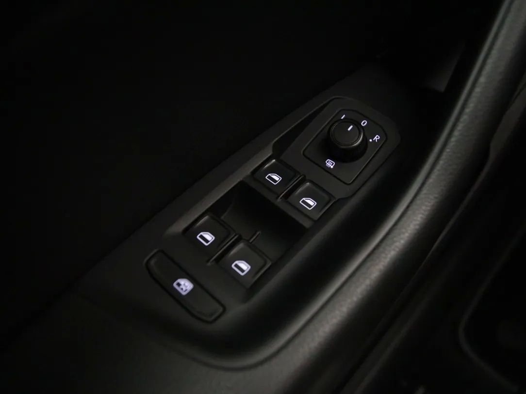 Volkswagen Passat | 25