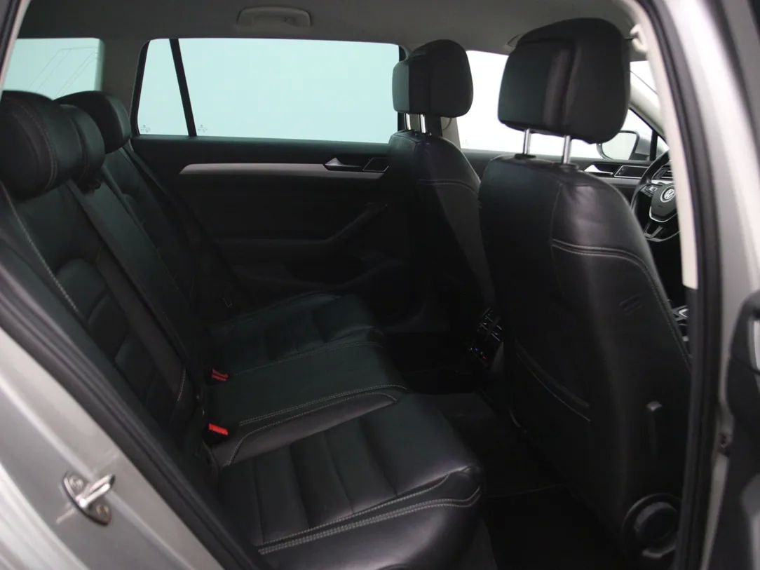 Volkswagen Passat | 14