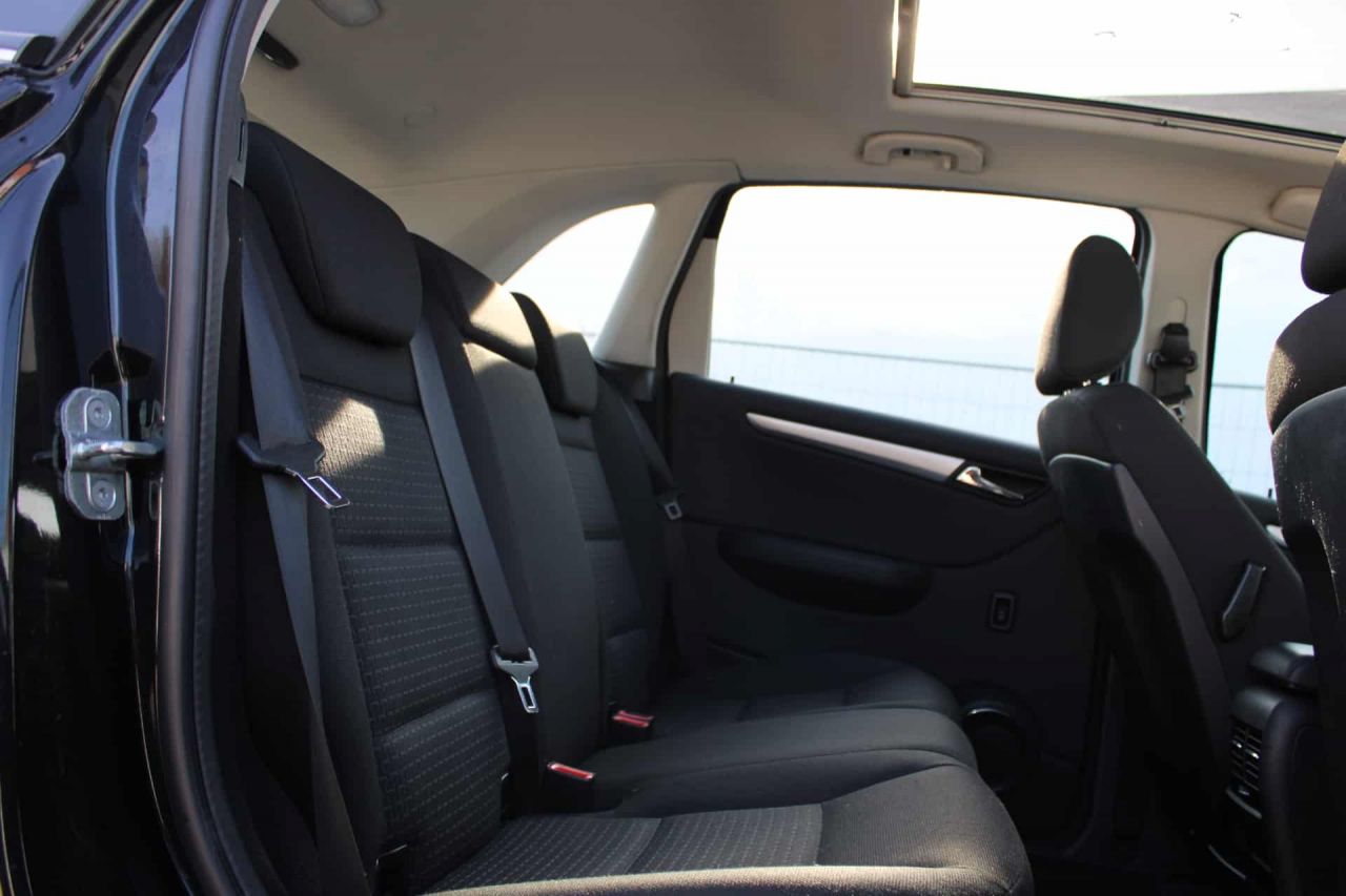 Mercedes-Benz B180 | 9