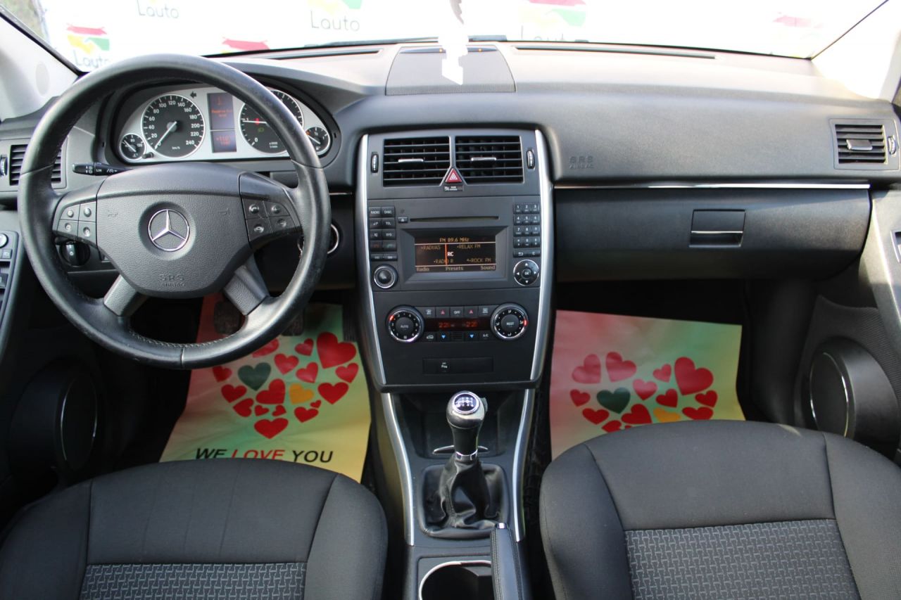 Mercedes-Benz B180 | 5
