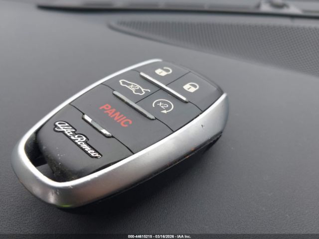 Alfa Romeo Giulia | 10