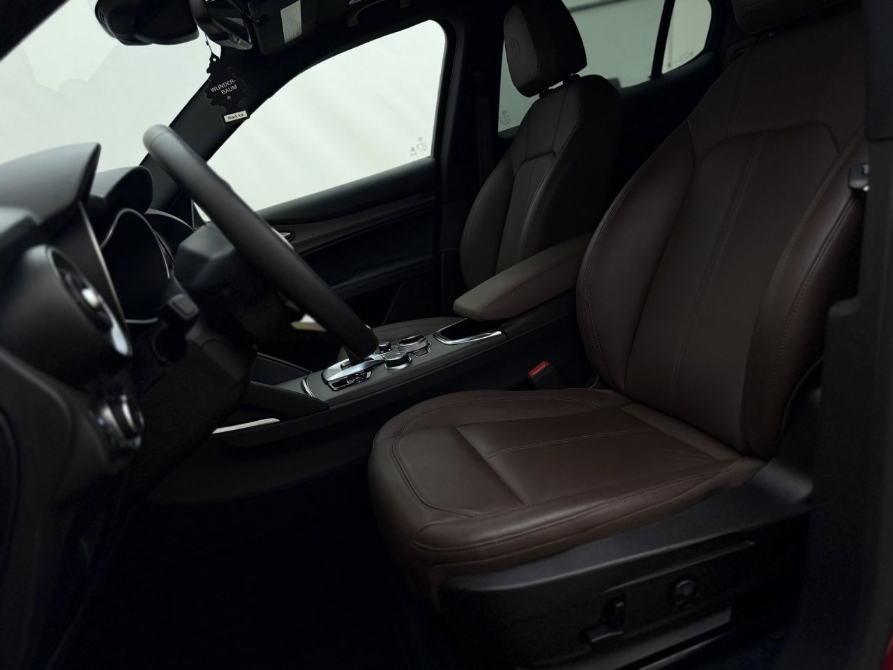 Alfa Romeo Stelvio | 9