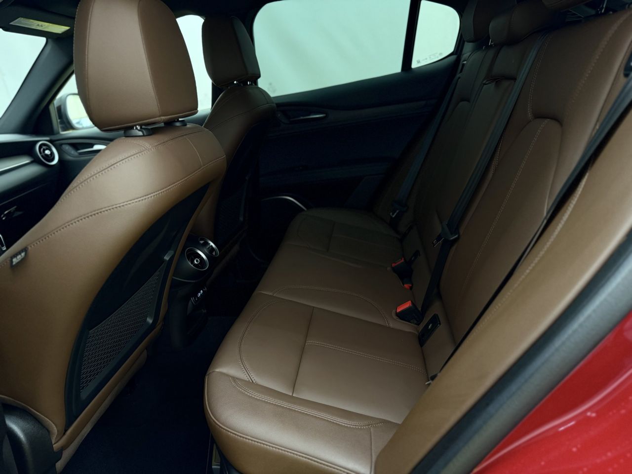 Alfa Romeo Stelvio | 10