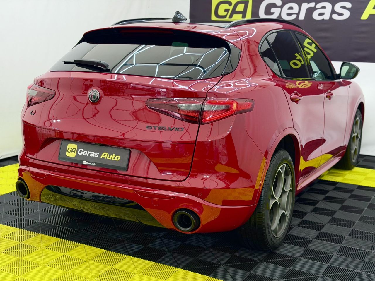 Alfa Romeo Stelvio | 3