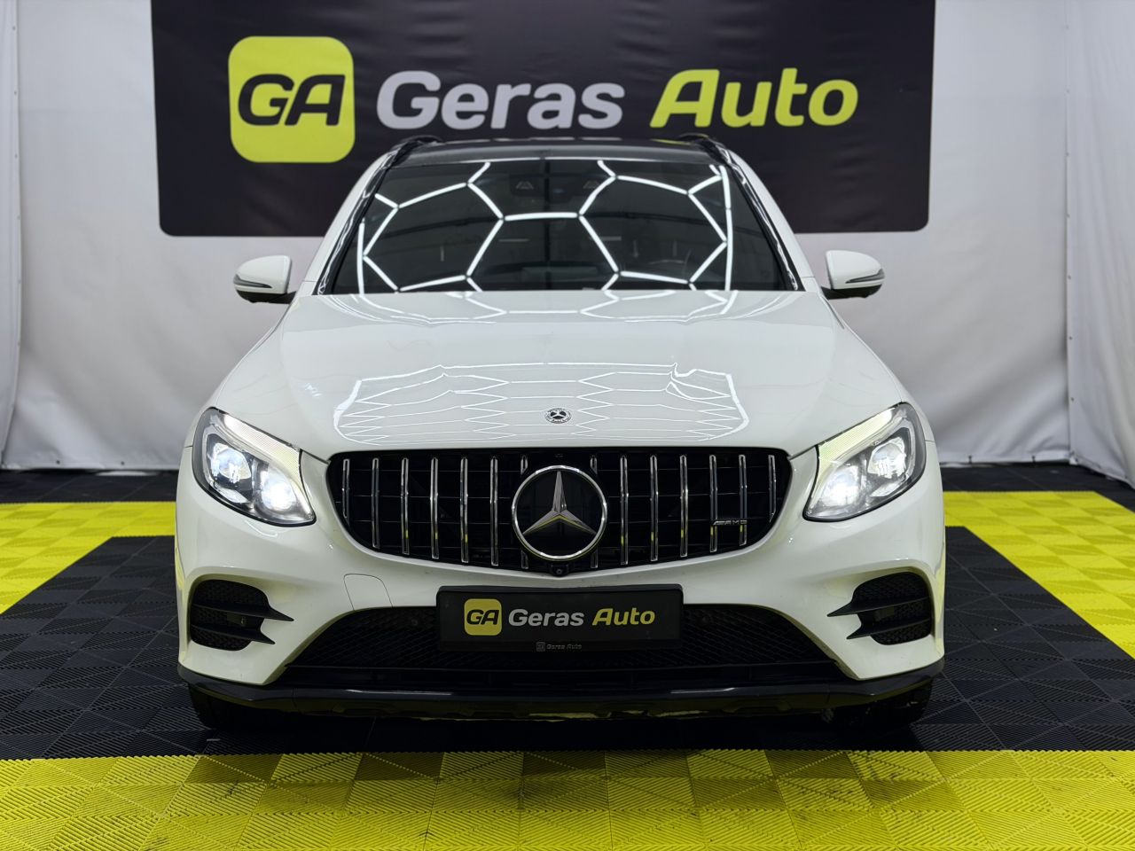 Mercedes-Benz GLC250 | 1