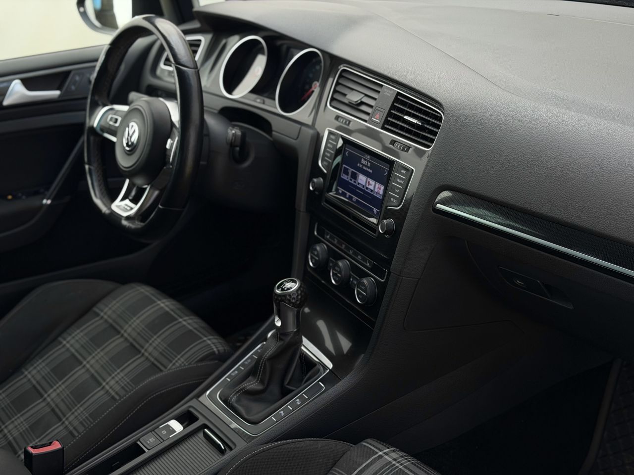 Volkswagen Golf | 12