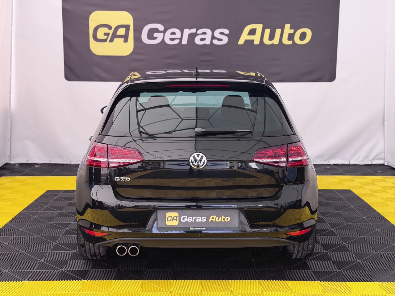 Volkswagen Golf | 4