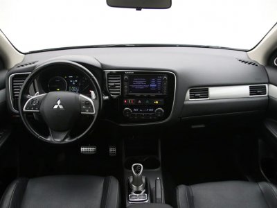 Mitsubishi Outlander | 1