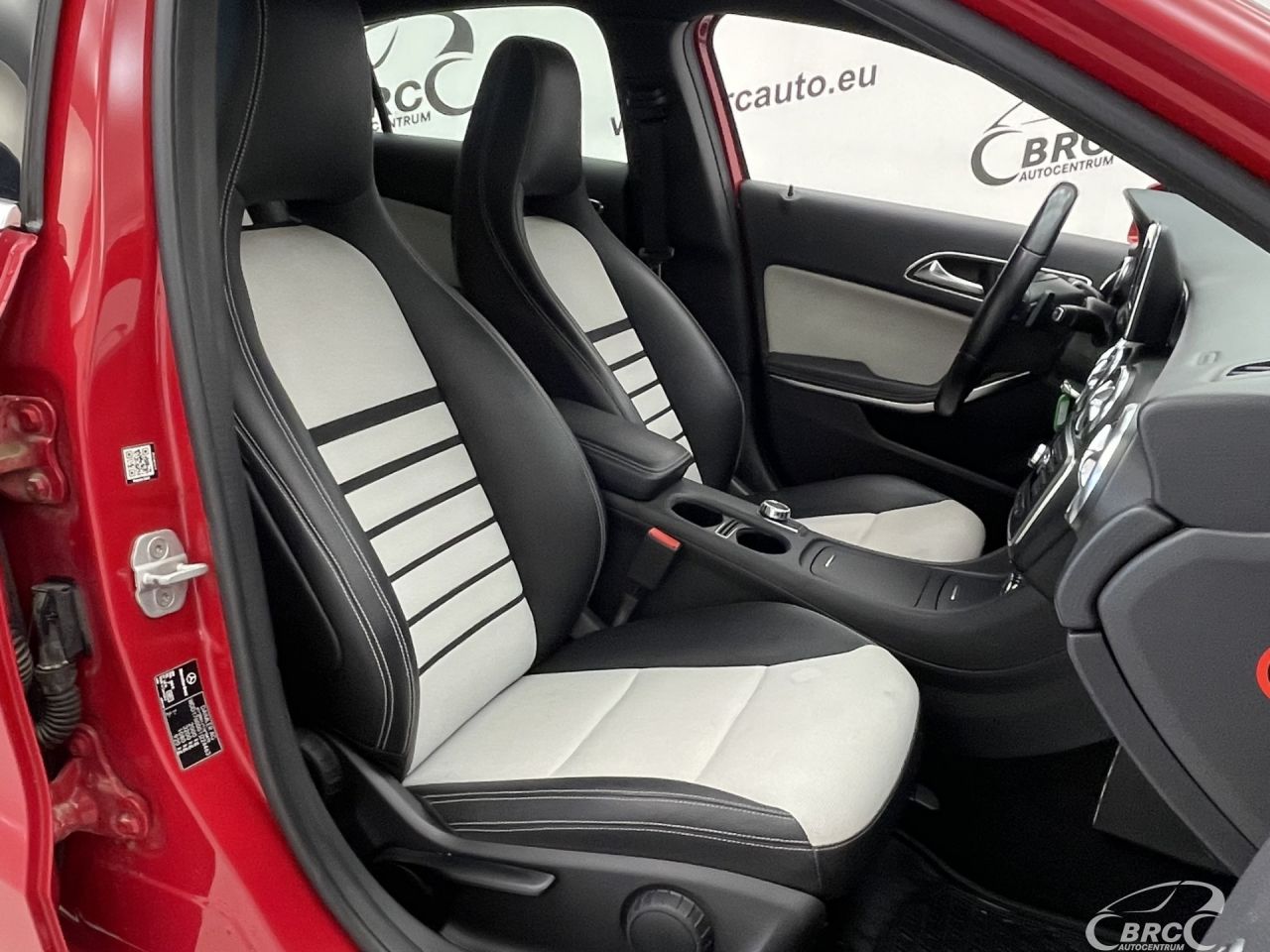 Mercedes-Benz A180 | 6