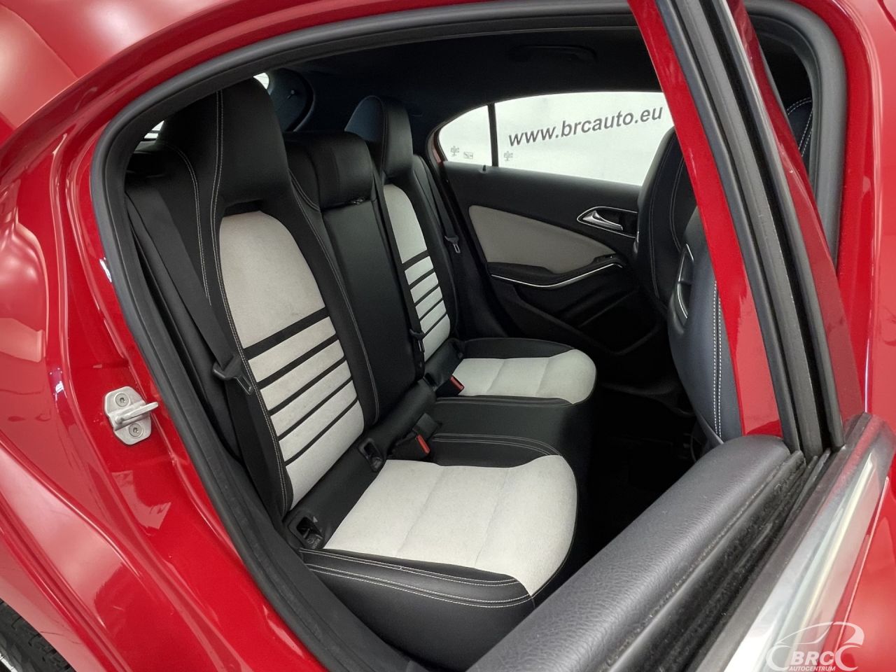 Mercedes-Benz A180 | 10