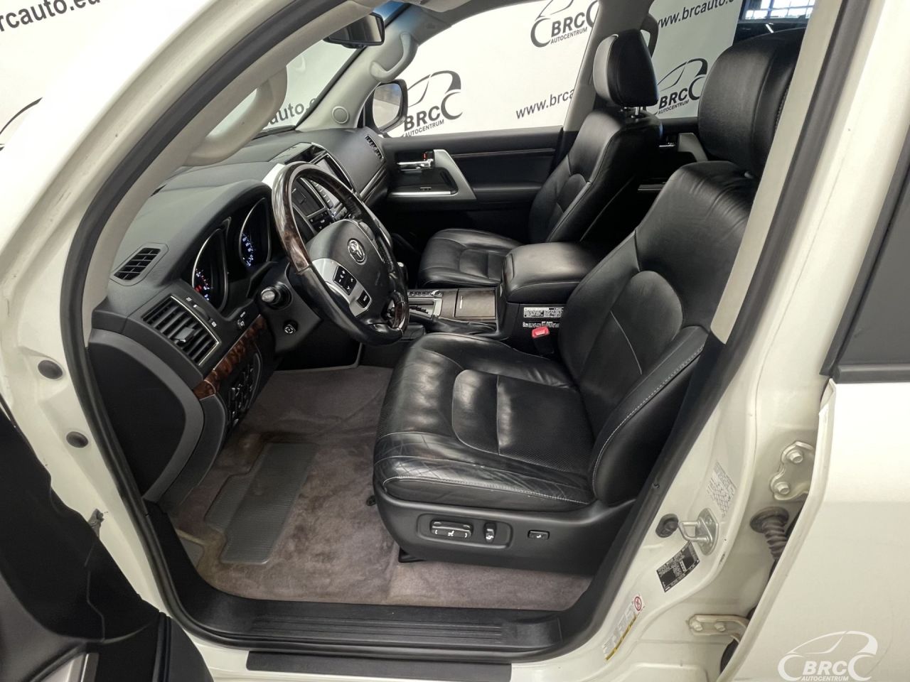 Toyota Land Cruiser | 21