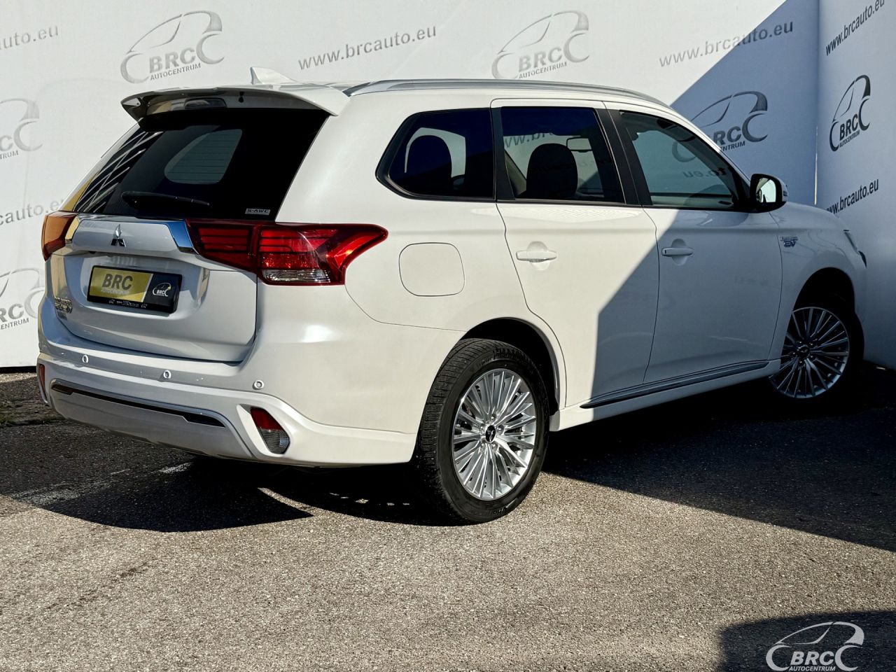 Mitsubishi Outlander | 1
