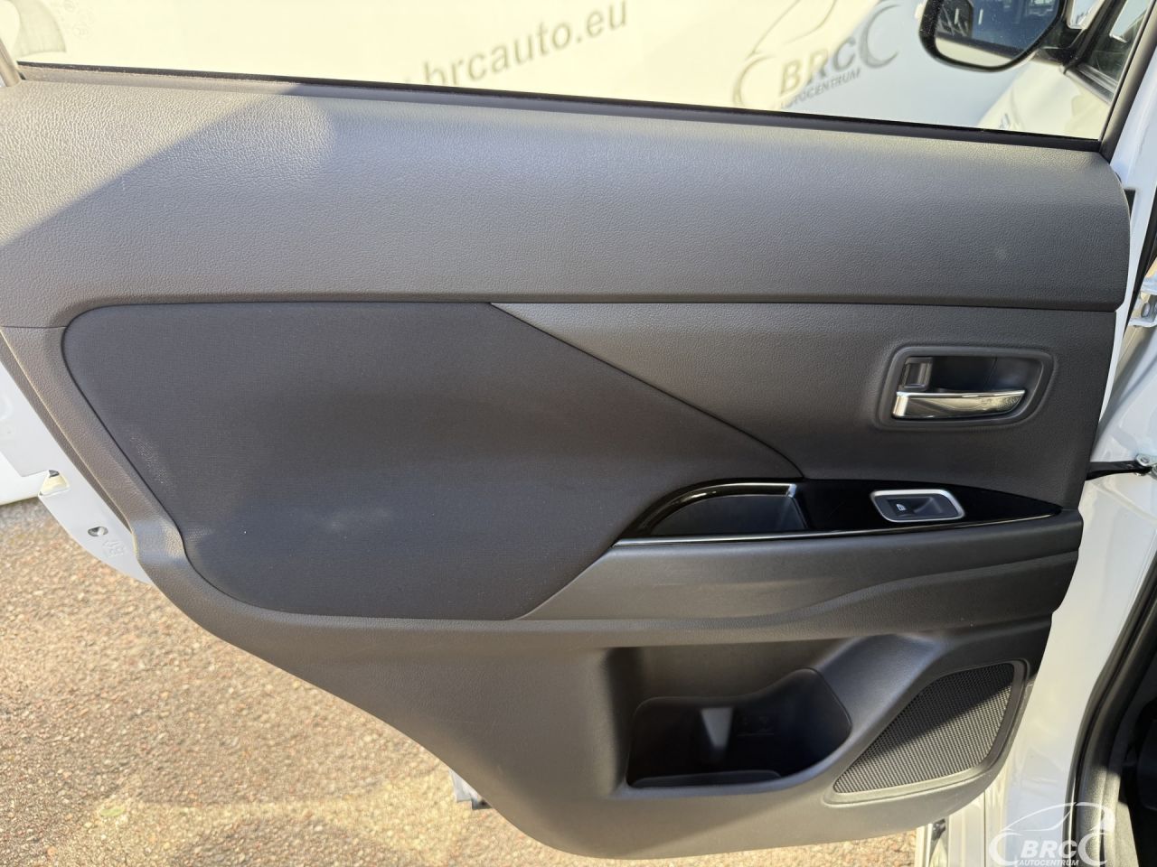 Mitsubishi Outlander | 12