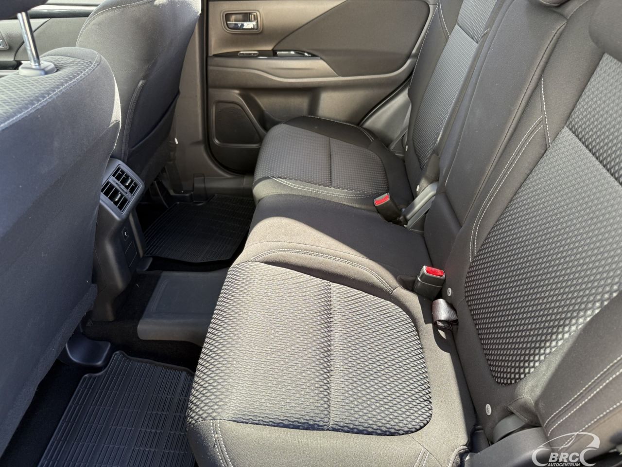 Mitsubishi Outlander | 16