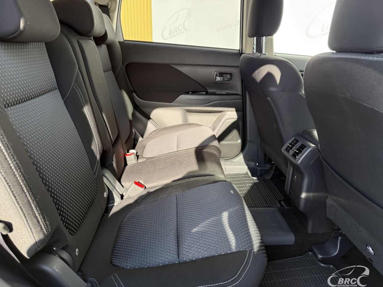 Mitsubishi Outlander | 9