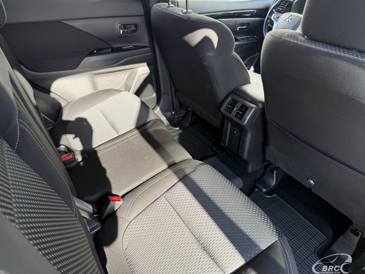 Mitsubishi Outlander | 10