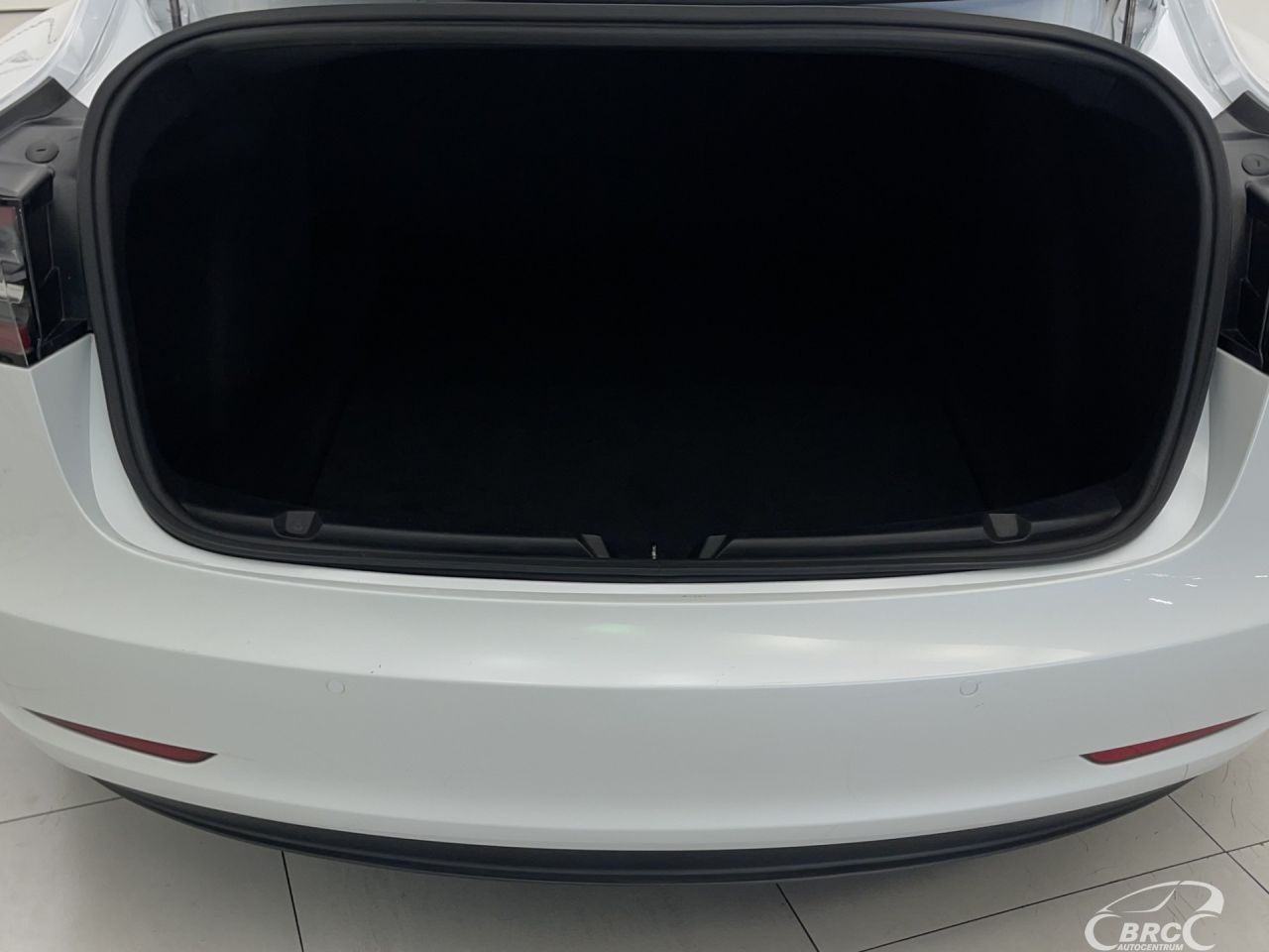 Tesla Model 3 | 33