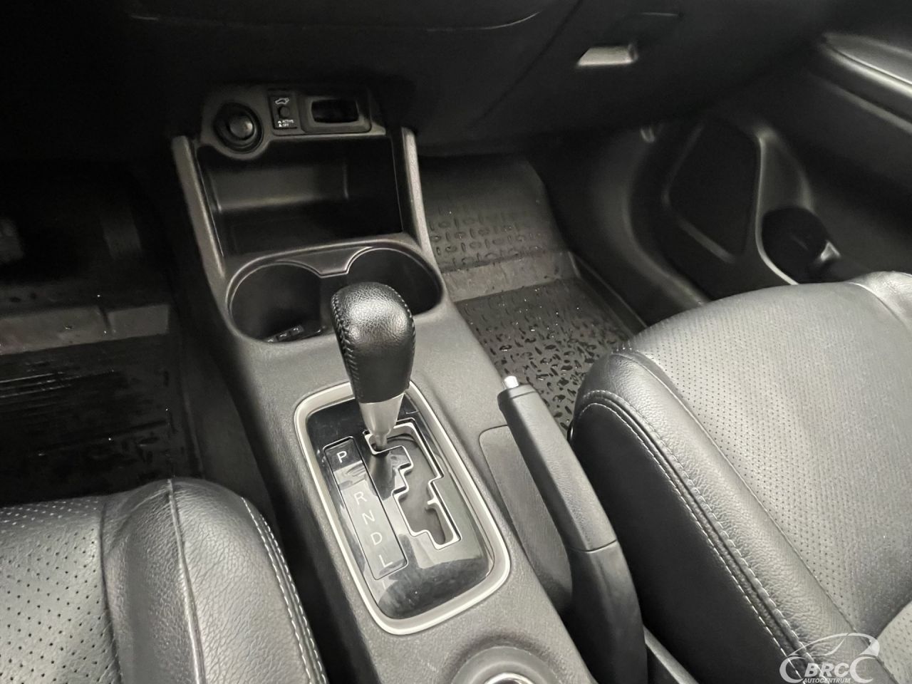 Mitsubishi Outlander | 27